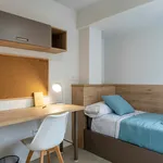 Rent a room of 100 m² in Valencia