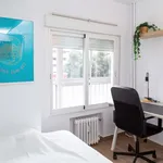 Rent a room of 109 m² in Zaragoza