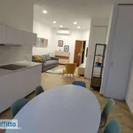 Affitto 5 camera appartamento di 135 m² in Naples