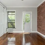 Rent 2 bedroom apartment in Manhattan