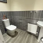 Rent 6 bedroom house in West Midlands