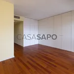 Rent 3 bedroom apartment of 213 m² in Cidade da Maia