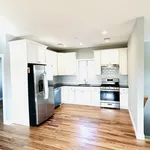 Rent 3 bedroom apartment of 260 m² in Staten Island