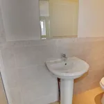 Rent 3 bedroom house in Leeds