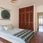 Rent a room in lisbon