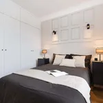 Rent 4 bedroom apartment of 100 m² in Paris