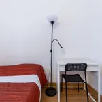 Rent a room of 194 m² in lisbon