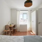 Rent 4 bedroom apartment in Lisbon