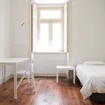 Rent a room of 120 m² in lisbon