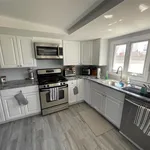 Rent 4 bedroom apartment in East Islip