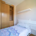 Rent a room of 100 m² in madrid