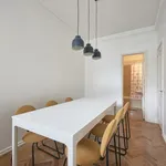 Rent a room of 300 m² in Lisbon