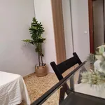 Rent a room of 90 m² in Madrid