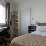 Rent 6 bedroom apartment in Madrid