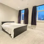 Rent 2 bedroom flat in Salford