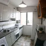 Rent a room of 100 m² in madrid