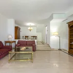 Rent 4 bedroom house of 183 m² in Málaga