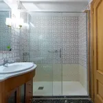 Rent a room of 95 m² in Valencia