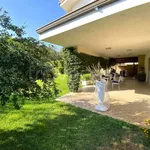 Rent 5 bedroom house of 236 m² in Montauro