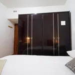 Rent 4 bedroom apartment in Barcelona