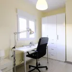 Rent 4 bedroom apartment in Madrid