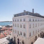 Rent 4 bedroom apartment of 65 m² in Lisboa