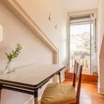 Rent a room of 100 m² in lisbon