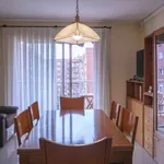 Rent a room of 98 m² in valencia