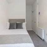 Rent 3 bedroom flat in Dundee