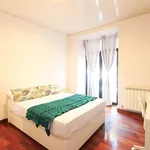 Rent a room of 195 m² in madrid