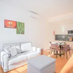 Rent 3 bedroom apartment of 50 m² in Porto