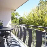 Rent 2 bedroom apartment in Melbourne