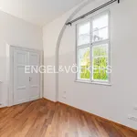 Pronajměte si 5 ložnic/e byt o rozloze 174 m² v Prague