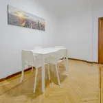 Rent a room of 110 m² in madrid