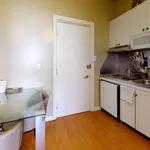 Rent 4 bedroom apartment in Montreal