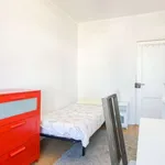 Rent a room in lisbon