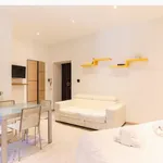 Rent 1 bedroom apartment of 45 m² in Milano