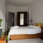 Rent a room of 100 m² in lisbon