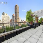 Rent 4 bedroom apartment of 269 m² in New York City