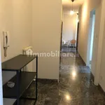 Affitto 4 camera appartamento di 110 m² in Bologna