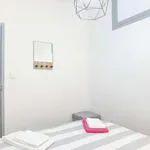 Rent 3 bedroom apartment of 90 m² in lisbon