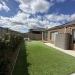 Rent 4 bedroom house in fraser-rise