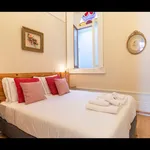 Rent 1 bedroom apartment of 70 m² in Porto