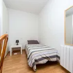 Rent a room of 150 m² in madrid