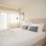 Rent 4 bedroom apartment of 80 m² in Porto