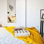 Rent a room of 90 m² in valencia