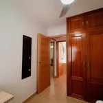 Rent a room of 100 m² in Sevilla