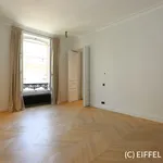 Rent 3 bedroom apartment of 170 m² in Paris 8 - Rue du Cirque