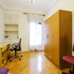 Rent a room of 106 m² in madrid