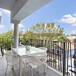 Rent 2 bedroom apartment in Elwood